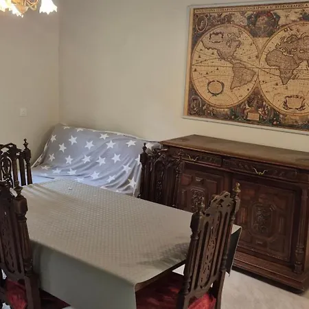 Maison D'hôte, Gîte, La Maisonnette Hébergement de vacances Vic-sur-Cère